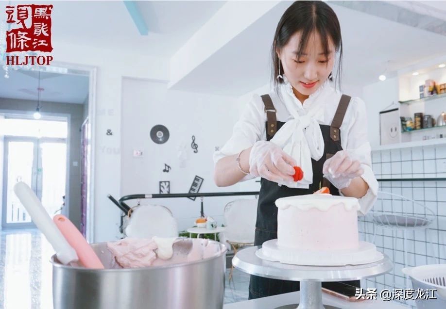 【冰城浮生记Day9】斜杠青年于浩洋：上得了讲台下得了柜台