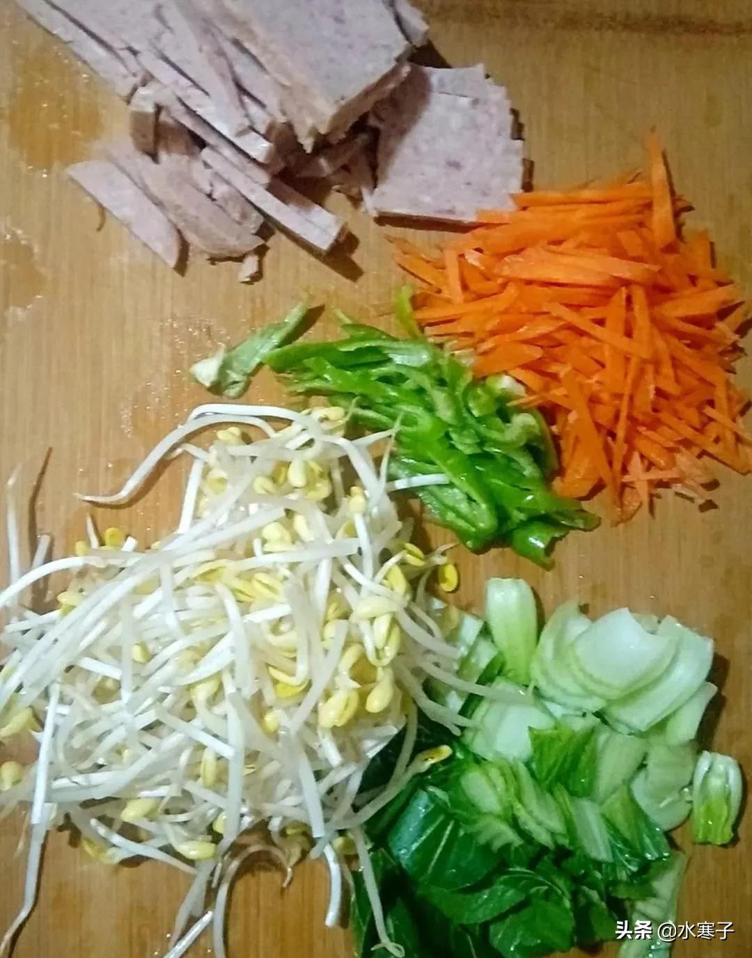 炒河粉的粉需要焯水吗,炒河粉时河粉用不用焯水