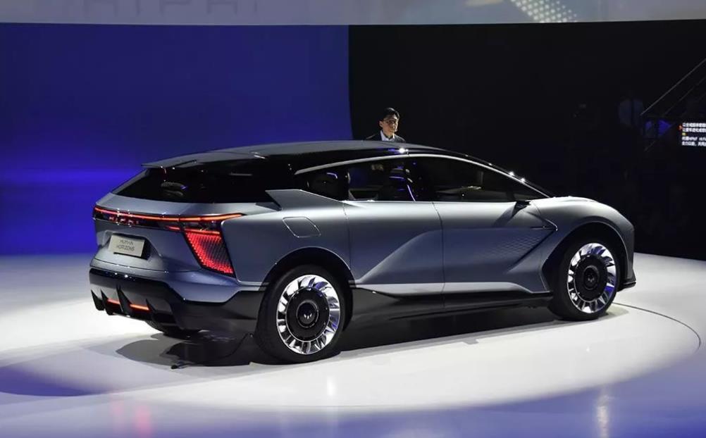 特斯拉最怕的一款车,特斯拉最大的纯电动车