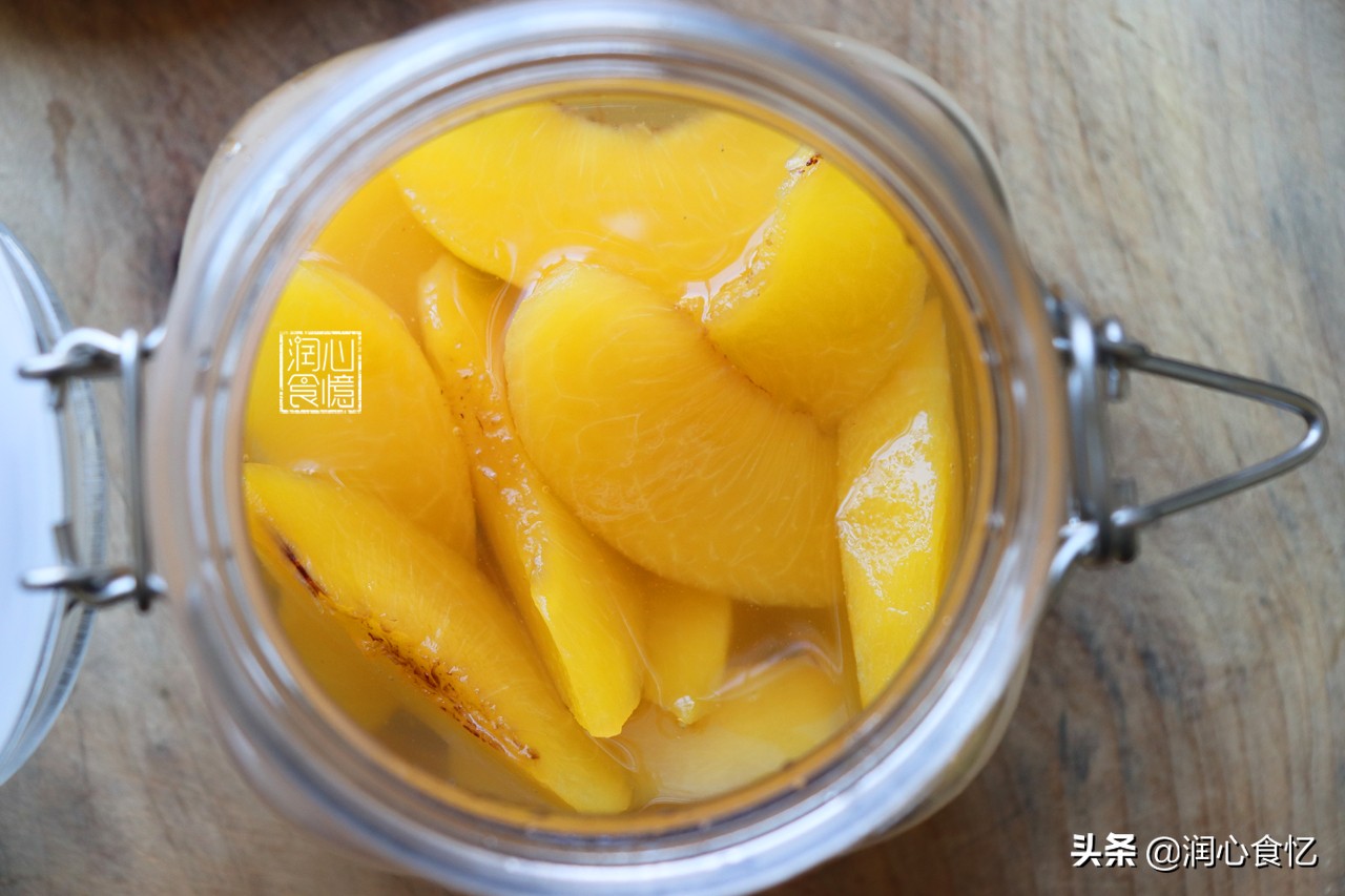 自制黄桃罐头煮和蒸之前，都不能少了这一步，怪不得桃肉酸坏得快
