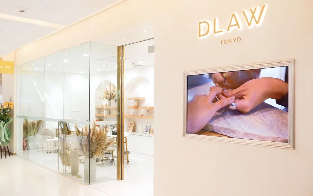 牛年扭蛋机、5折买明星同款、年味美食买一赠一，新春焕新颜