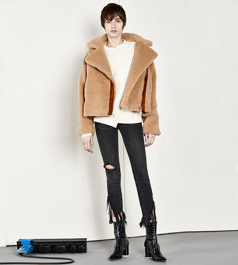 性感不是非得波涛胸涌！大*杯罩**审美疲劳的时代，微乳依然性感撩人