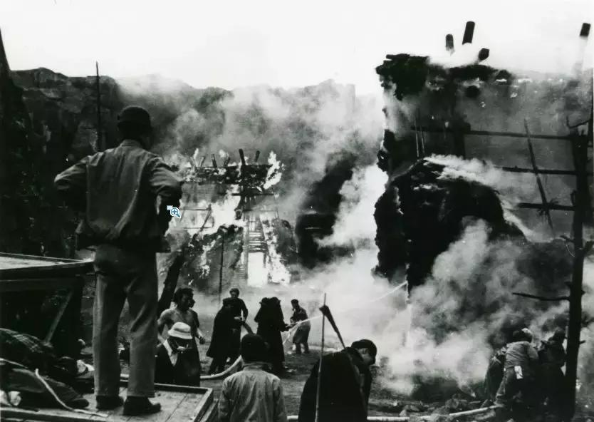 世人说我的爸爸是神，但他就是个普通人