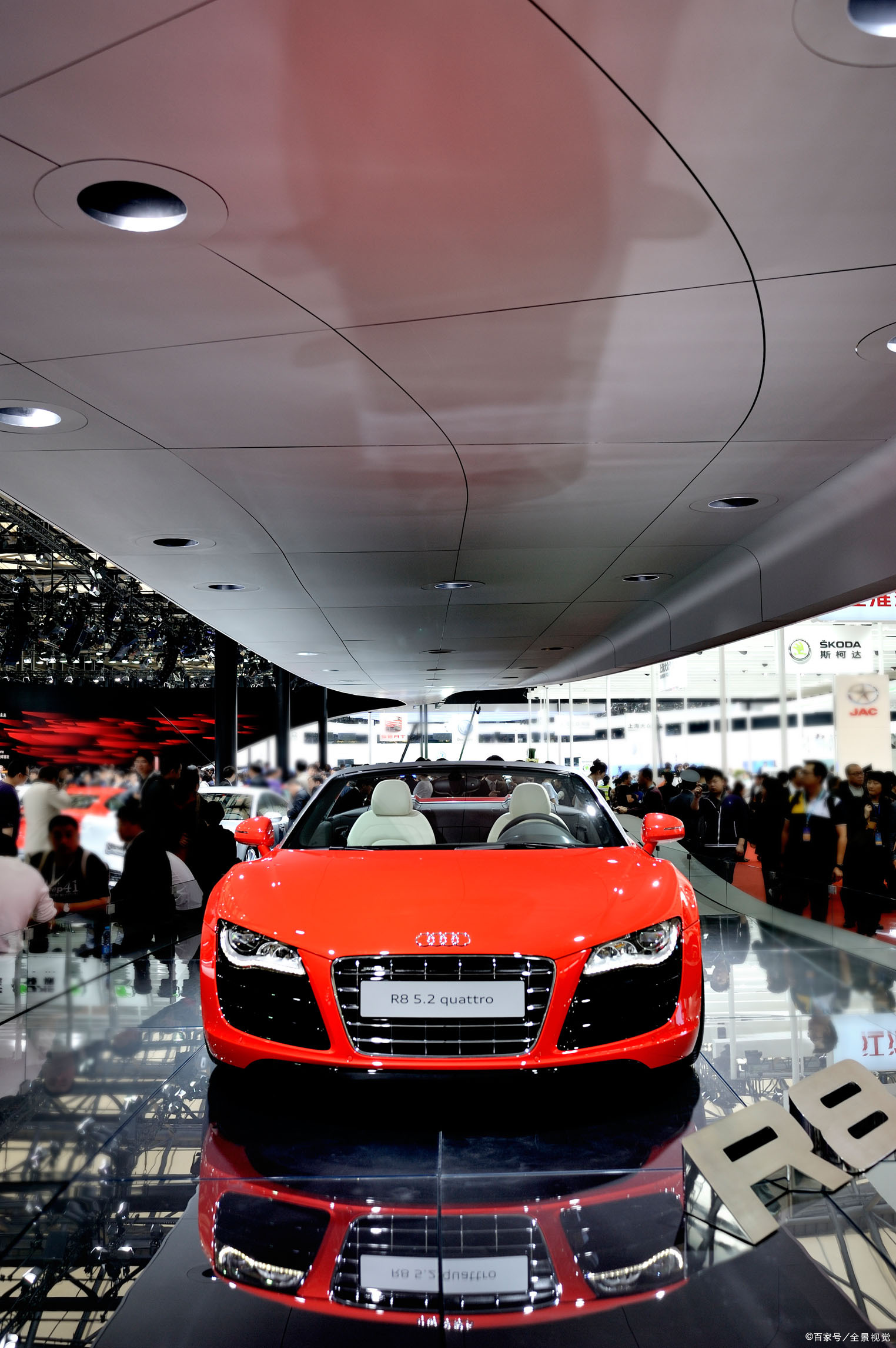 奥迪r8安全性怎么样,奥迪r8最新最火视频