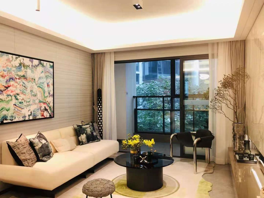 发现深圳「殿堂级」艺术神盘!阿玛尼、BV、范思哲都在家楼下