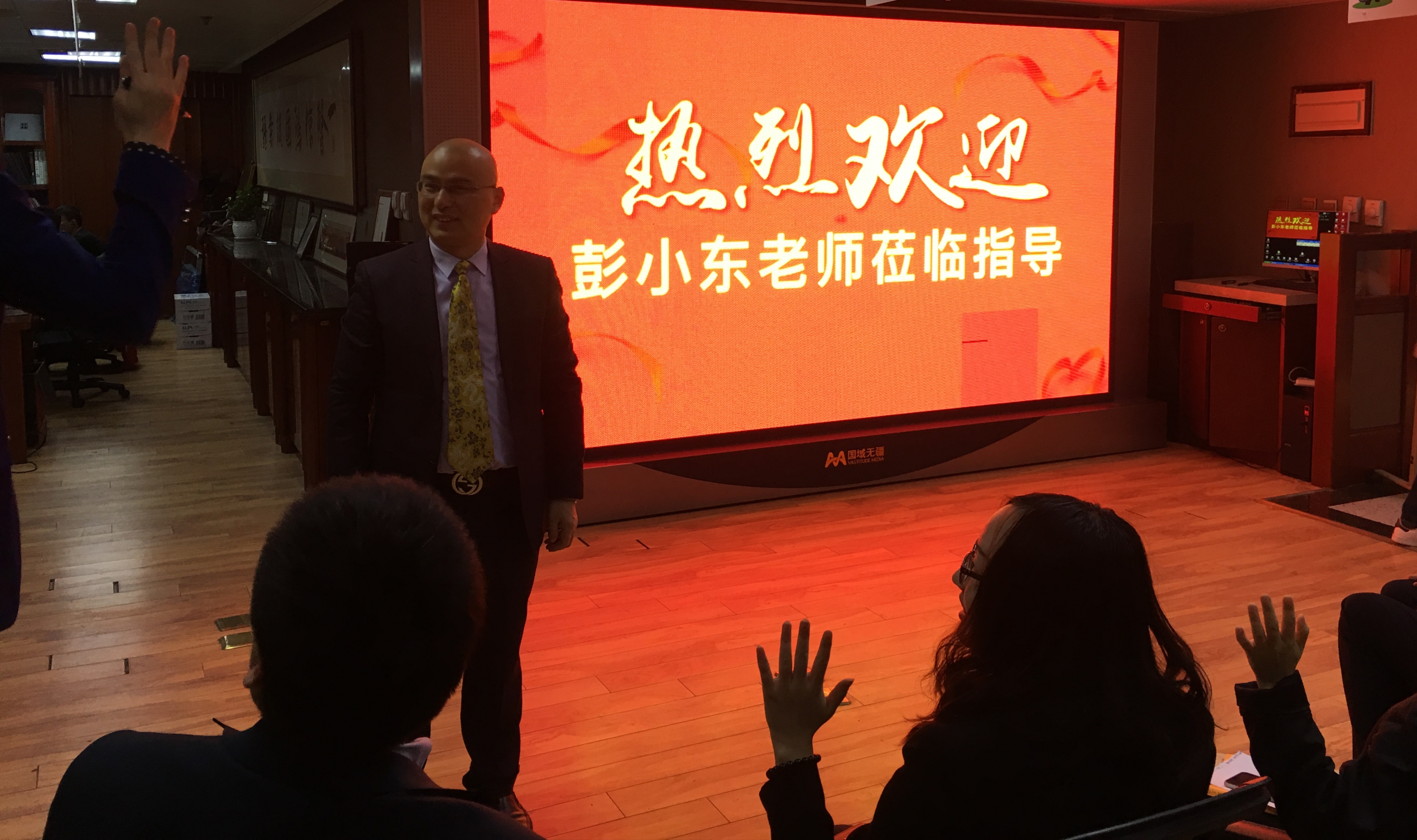 2020年传媒广告行业发展趋势,户外广告传媒业盈利模式