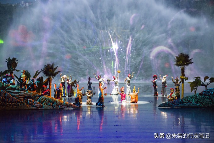 西双版纳泼水节攻略,西双版纳傣族泼水节和广西泼水节