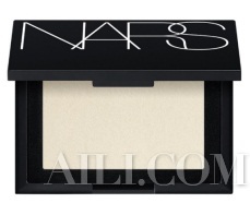 林允补妆,林允用散粉