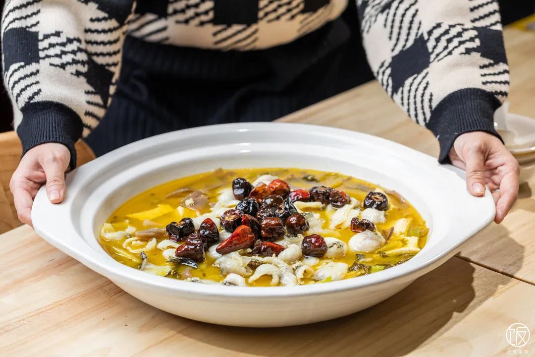 能看到钟楼的美食,看见钟楼的西安美食