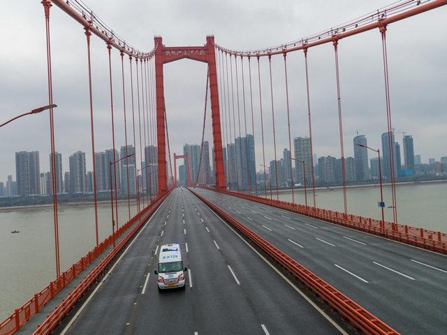 武汉解封10个瞬间让人泪目,武汉解封一个星期后的感人视频