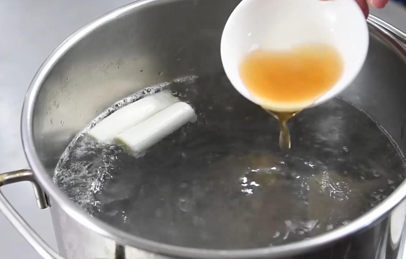 正宗的酸辣粉配方制作视频,酸辣粉的做法大全视频播放