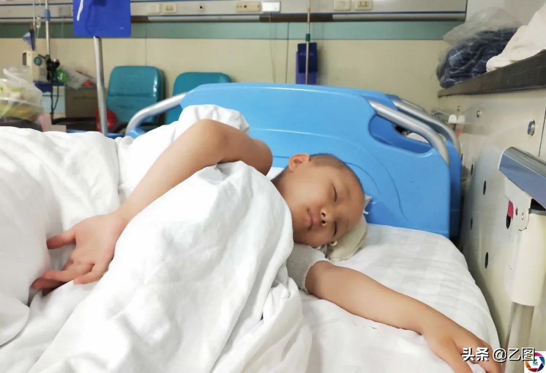 女孩练舞蹈腿疼,女生说练舞腰疼怎么回复