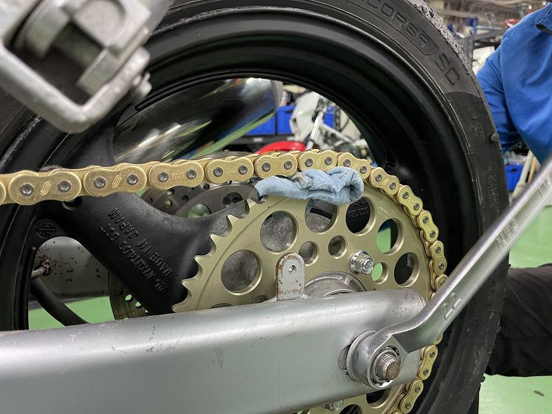 摩托车前链条改16齿,摩托车换牙盘链条教程