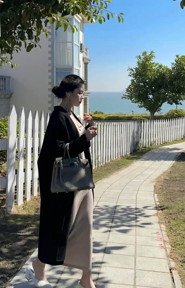 包臀裙能不能穿,包臀裙可以配粗跟鞋吗