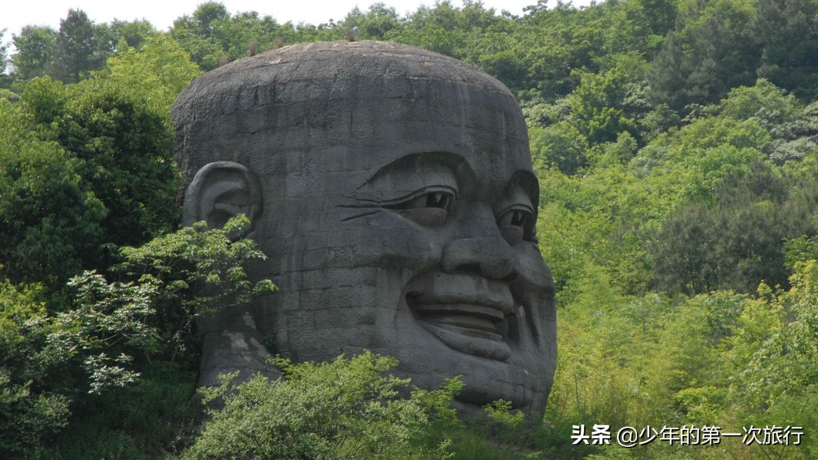 浙江绍兴“最有名”的寺庙，里有“江南第一大佛”，游客络绎不绝