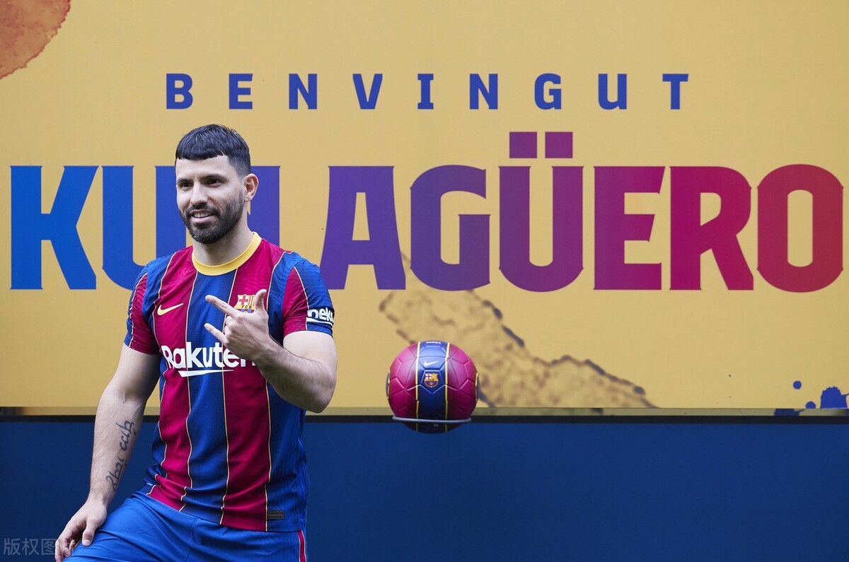 巴萨套球衣事件,梅西什么时候接过巴萨10号球衣的