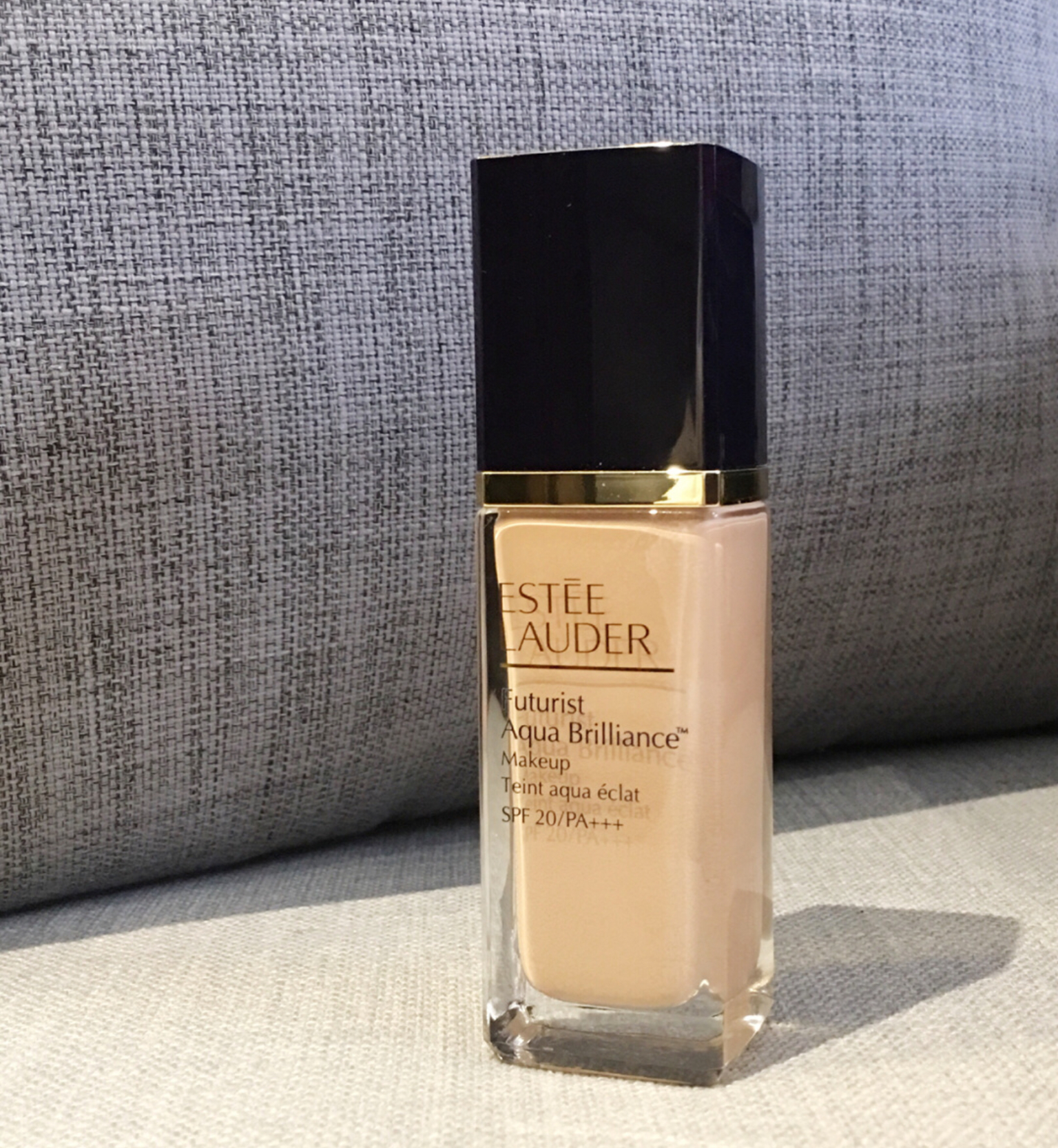 娇兰金钻和cpb光缎粉底液测评,适合干皮女孩子的粉底液