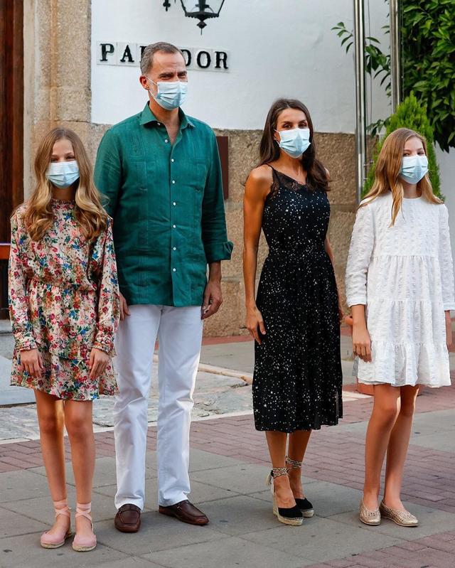 莱蒂齐亚时尚穿搭最新,王后莱蒂齐亚惊艳西装