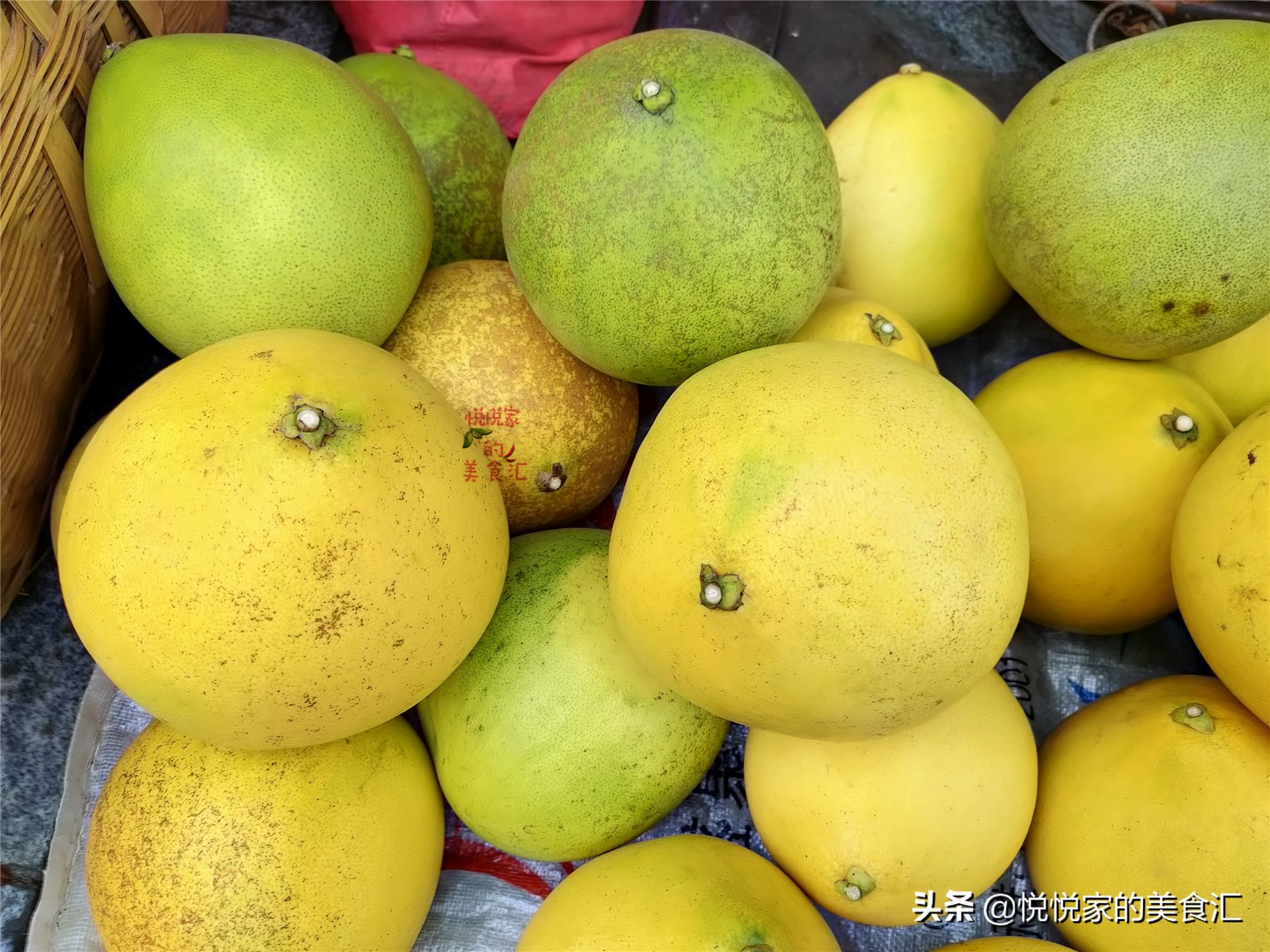 怎么挑柚子比较好吃,怎样挑柚子又甜又有水分又好吃