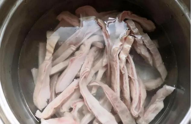 四川白果猪肚汤,白果猪肚鸡做法