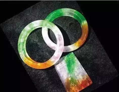 翡翠变黄什么原因引起的呢,翡翠为什么会发黄