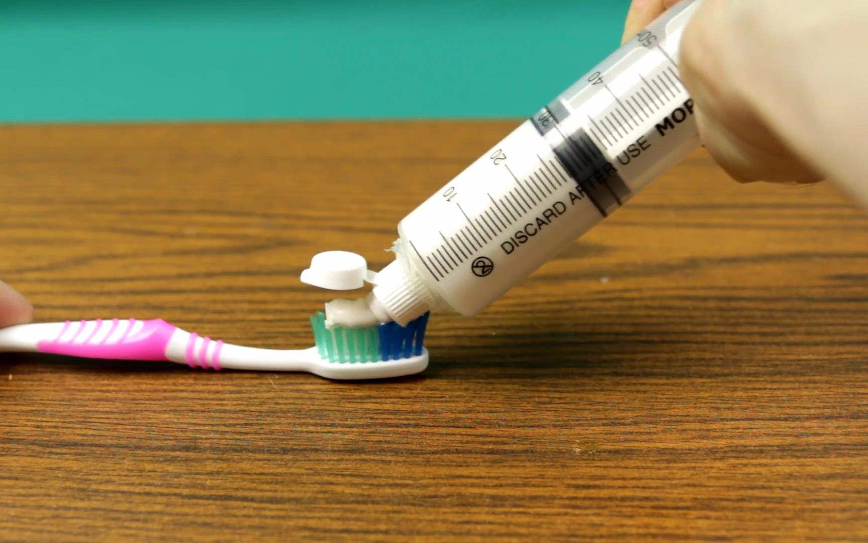 瓷砖打孔总开裂，老师傅：做好这4步开孔平整不裂砖，省力又美观