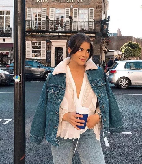 高级感羊羔绒外套慵懒风,一件羊羔绒外套点亮你冬季的时髦