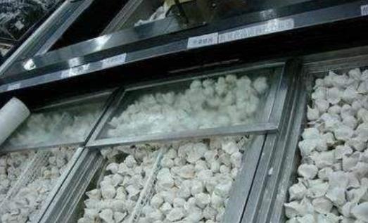 这三类食品再便宜也不要去超市买,特价超市临期食品