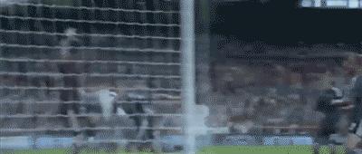 足球教程如何射力量球,左右开弓对手防不胜防