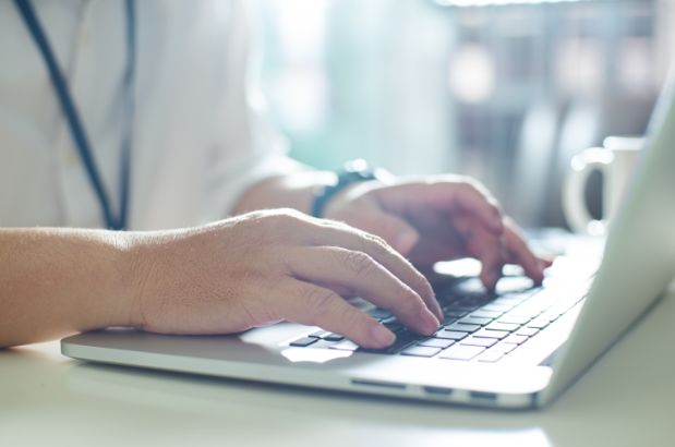 选择代理记账还是兼职会计,个人代理记账和兼职会计的区别