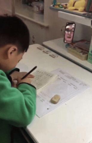 “女朋友新买的衣服上有个洞，这是干啥用的？”保留呼吸的空间