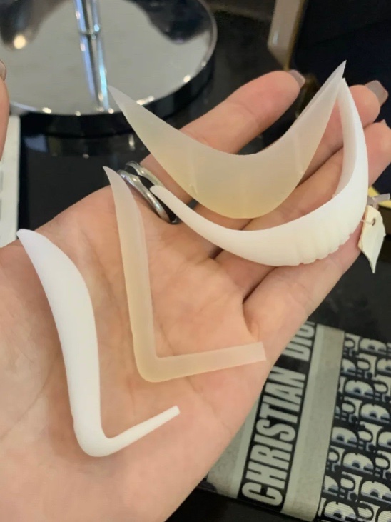 假体垫下巴歪了怎么办,做假体垫下巴后麻是什么原因