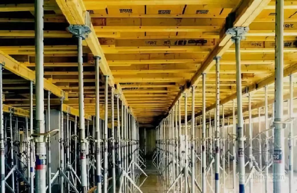 冲击钻孔灌注桩安全技术交底,电焊工职业健康安全技术交底