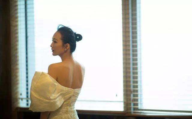 王鸥的气质和魅力是靠她的着装吗,王鸥私服明媚又惬意又优雅的感觉