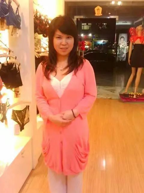 43岁的她竟然美的让人窒息,50岁的女人竟然美得让人羡慕