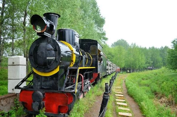 年平均气温25度左右的城市,年平均气温18度城市