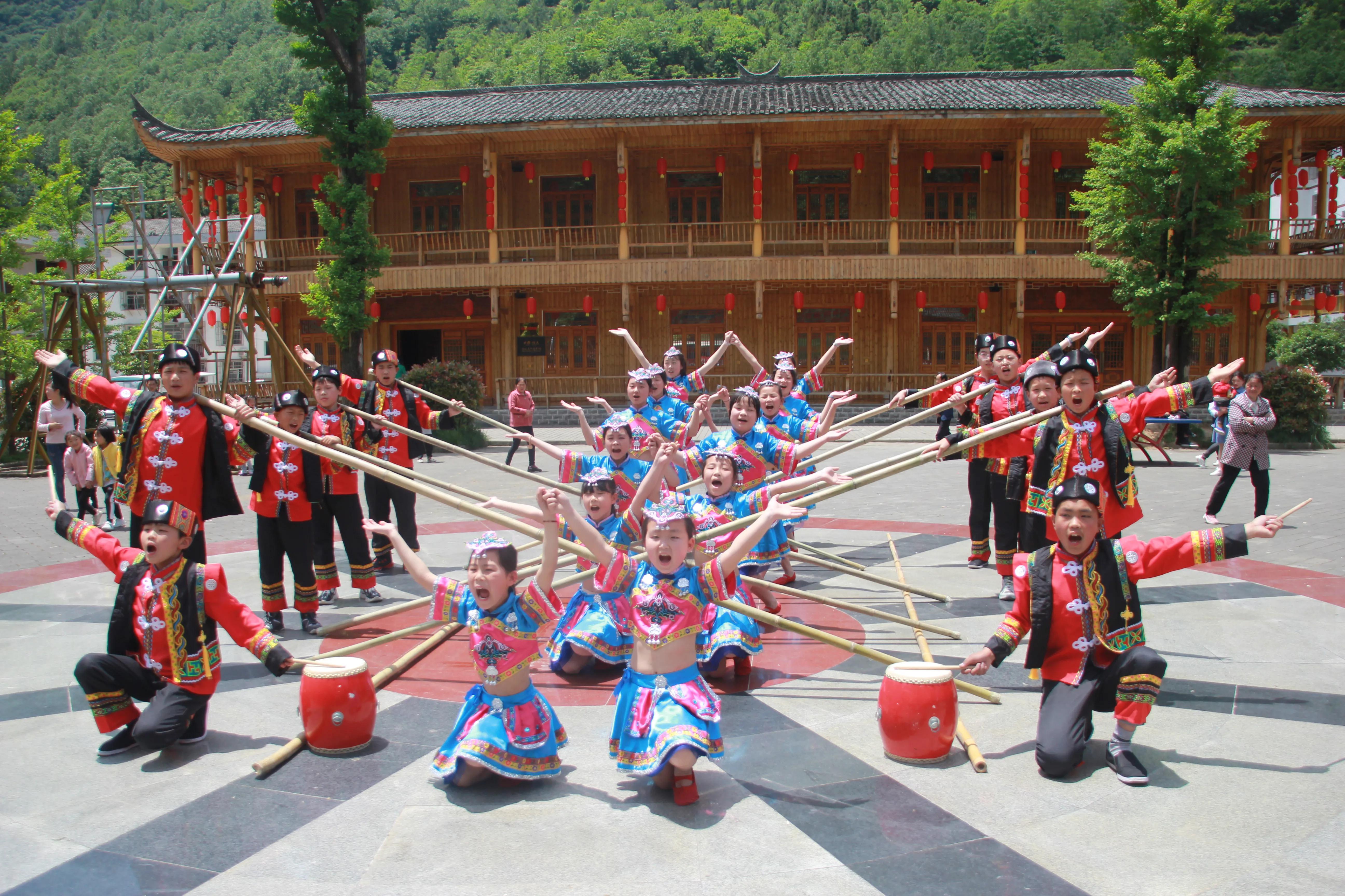 世界天坑之旅全集,世界天坑镇巴宣传片