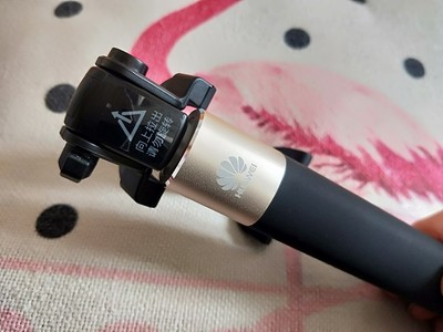 华为三脚架自拍杆af15怎么用,华为有线自拍杆的使用方法及操作