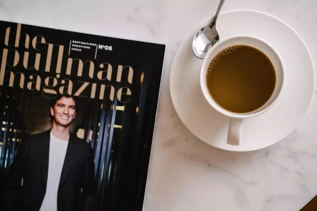 享受睡在床上看海,躺在床上看海的海景房