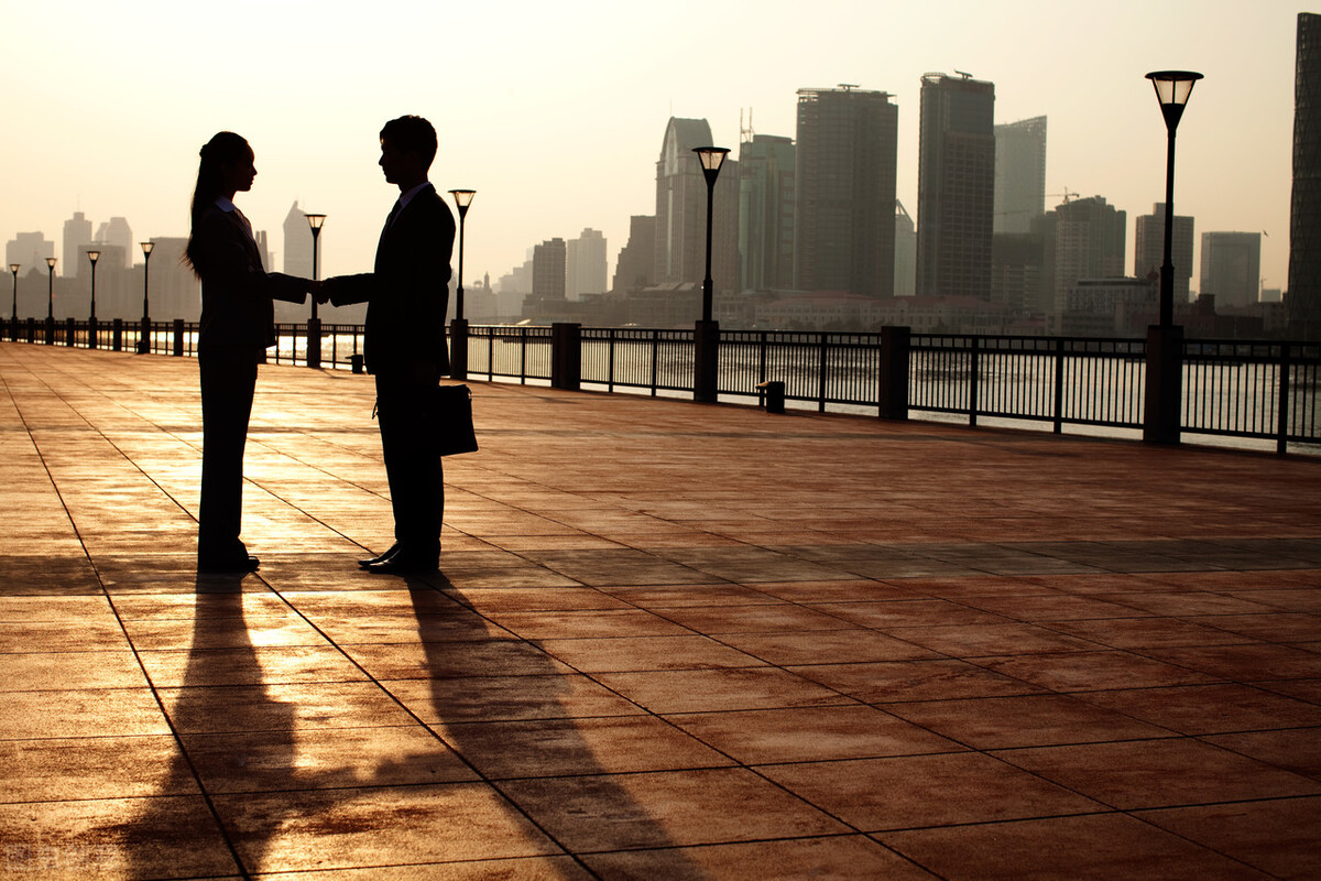 和前男友同居过该不该告诉现男友,跟前男友同居过要不要告诉老公