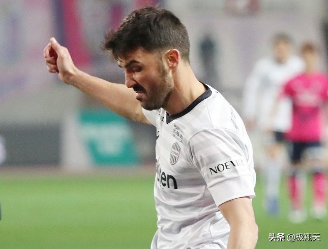 当伊涅斯塔离开巴萨,当巴萨球迷遇到巴黎球迷