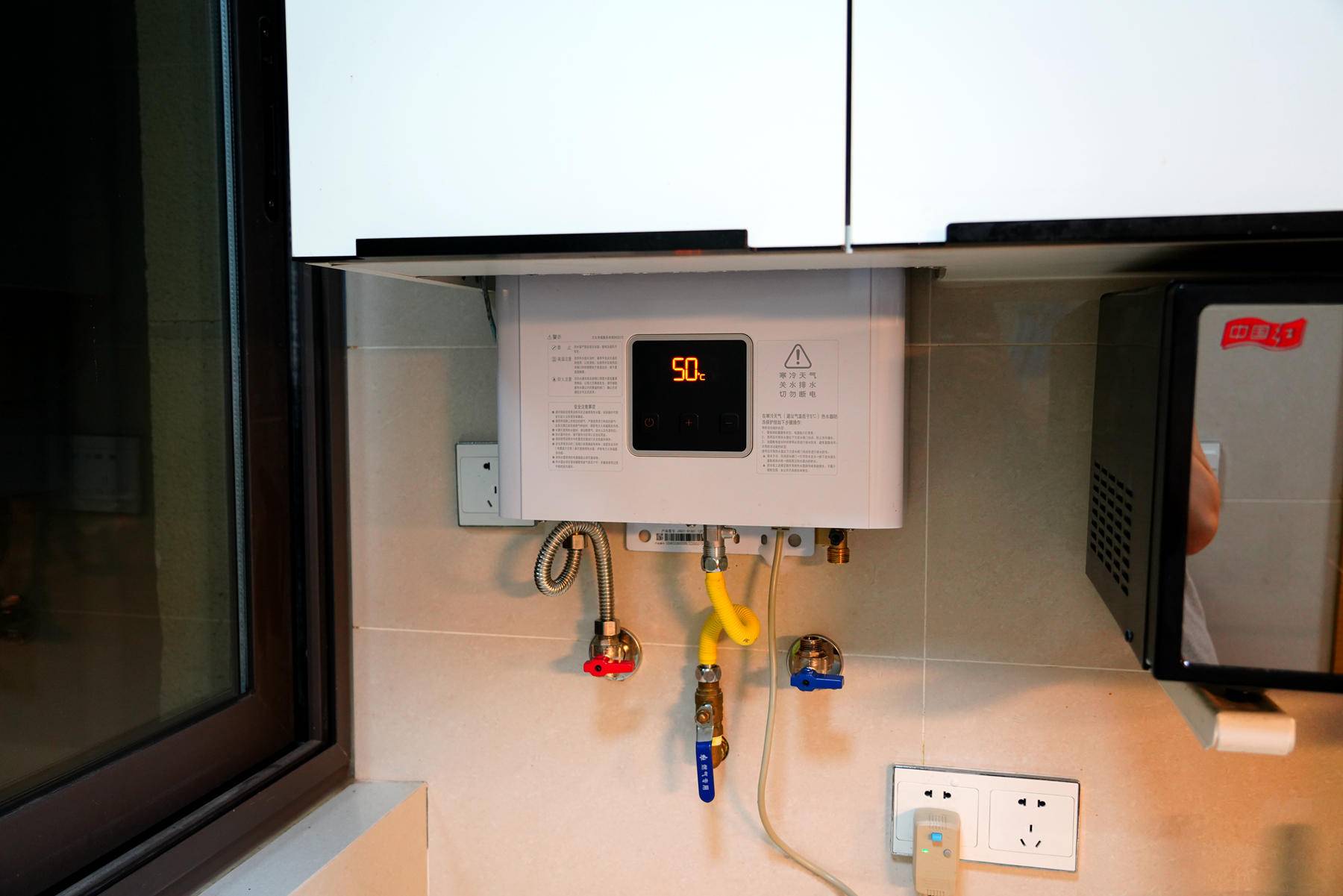 燃气热水器必须由燃气公司安装吗,燃气热水器13升和16升安装要求