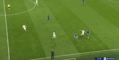 为什么国足不能逆转比赛?同样是快发边线球,差距让球迷绝望