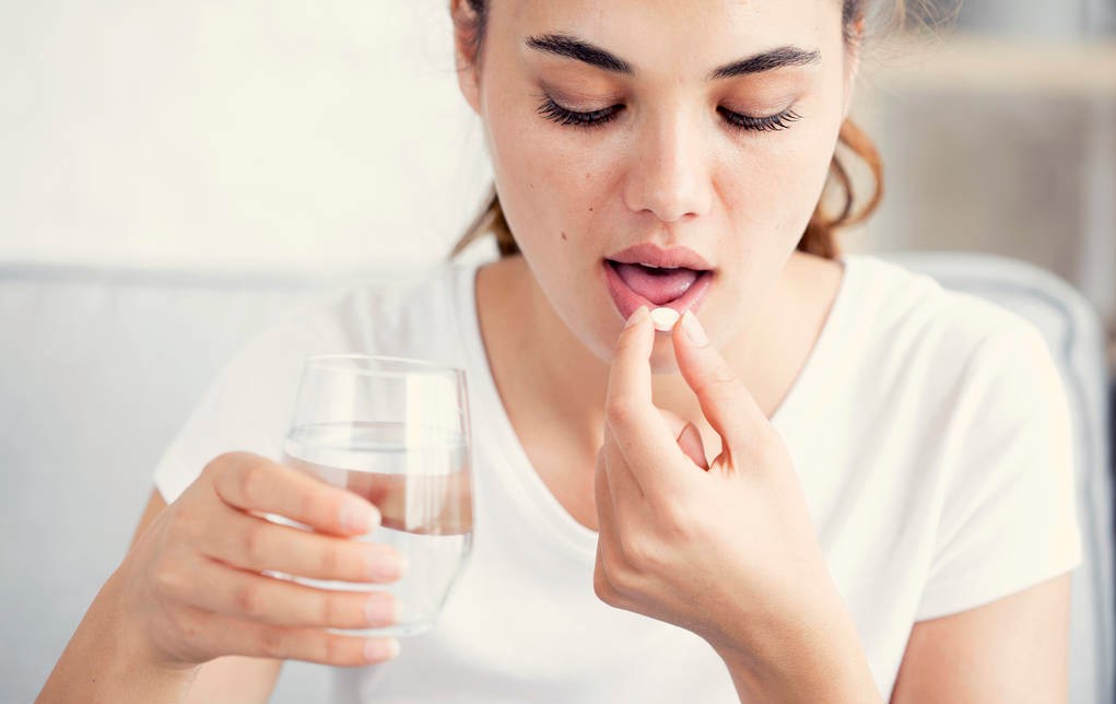 胃酸是大多数胃痛的病因，吃“拉唑”药物止胃酸，要注意什么？