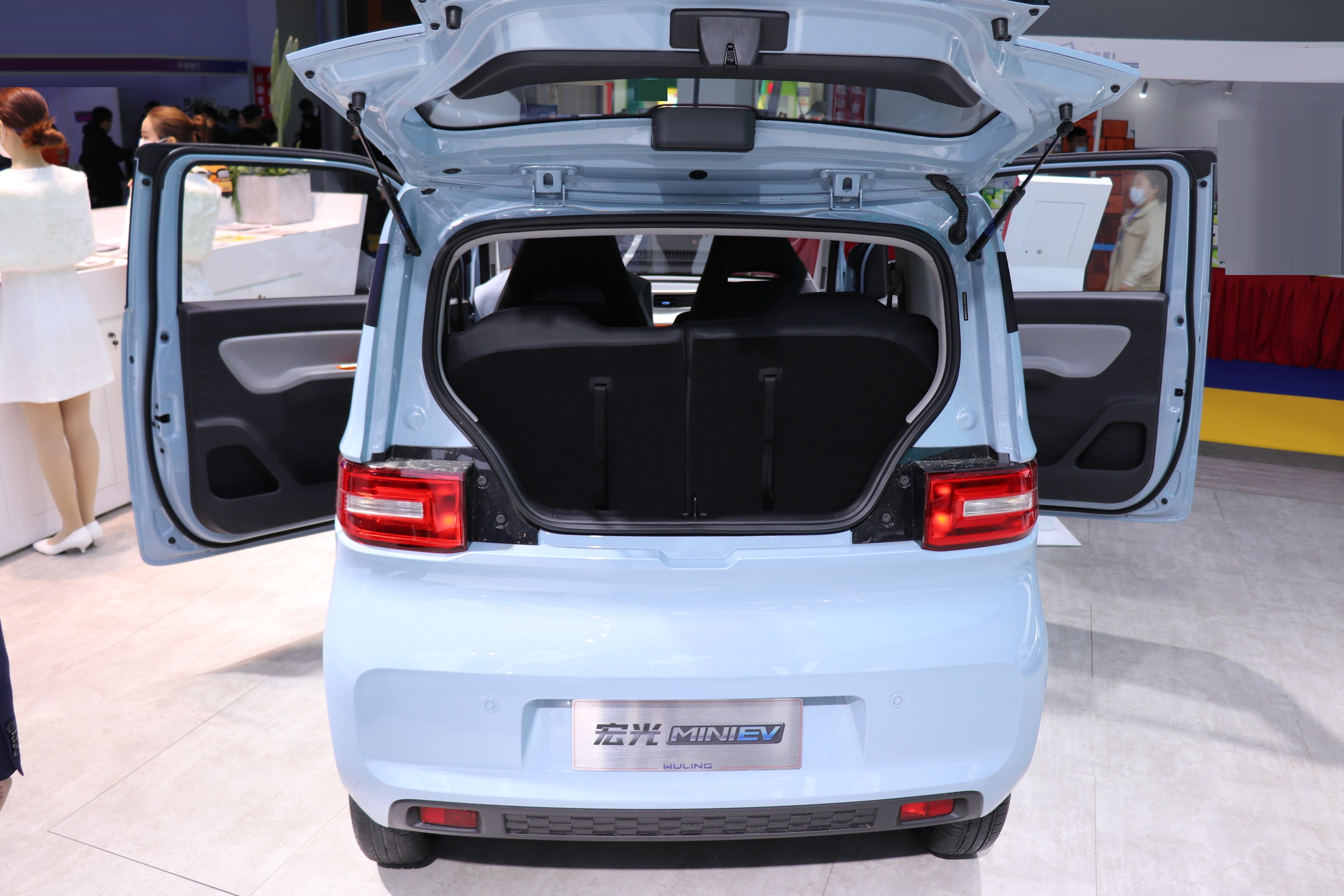 老婆想买车,买二手polo还是买五菱miniev