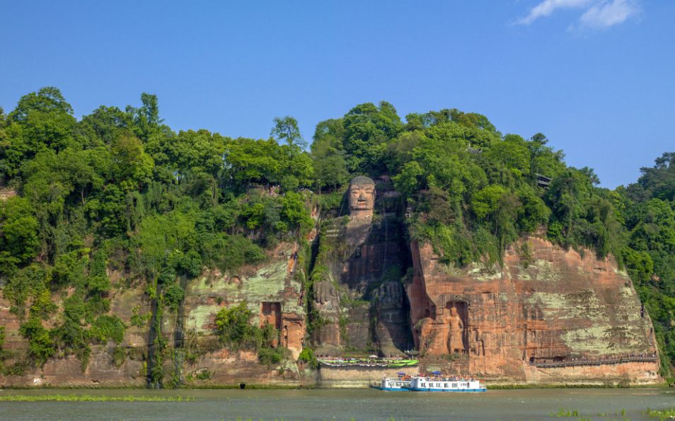 大年初一云游乐山大佛,观光乐山大佛