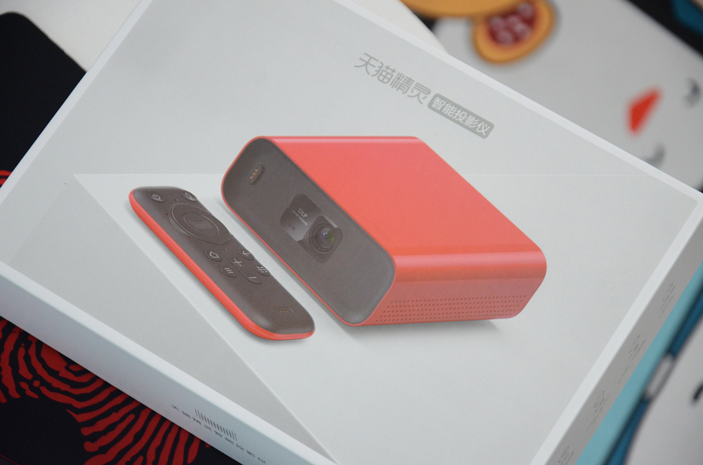 天猫精灵小红盒和小明投影仪,天猫精灵投影仪小红盒2023款测评