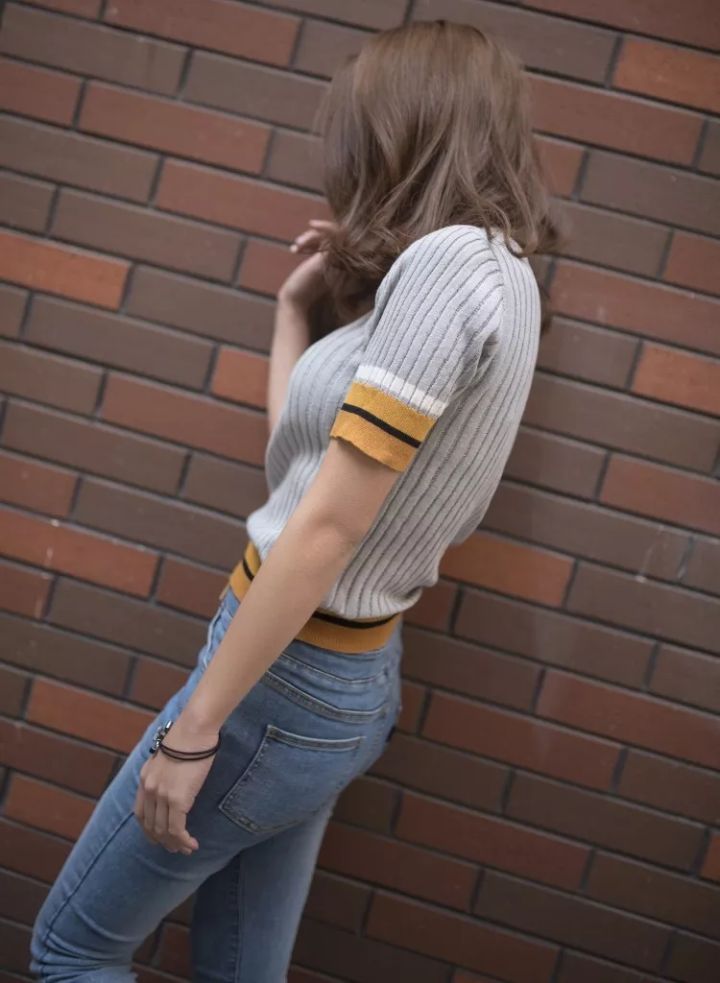 loewe衣服西班牙价格,loewe标志的衣服