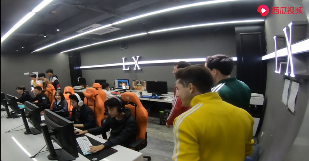 调侃提前体验蓝翔技校,蓝翔技校搞笑视频