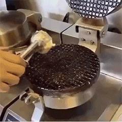 英国首相得新冠是真的吗,英国首相新冠反应